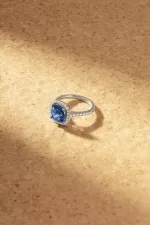 APM Monaco Bague Pavée Carrée Bleue Argent Sterling