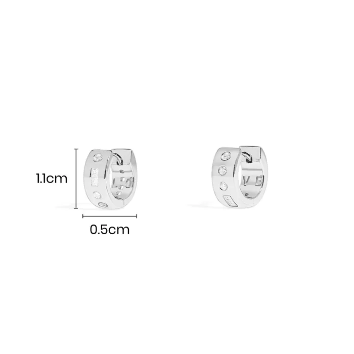 APM Monaco Boucles d’oreilles Huggie en code Morse LOVE Argent Sterling