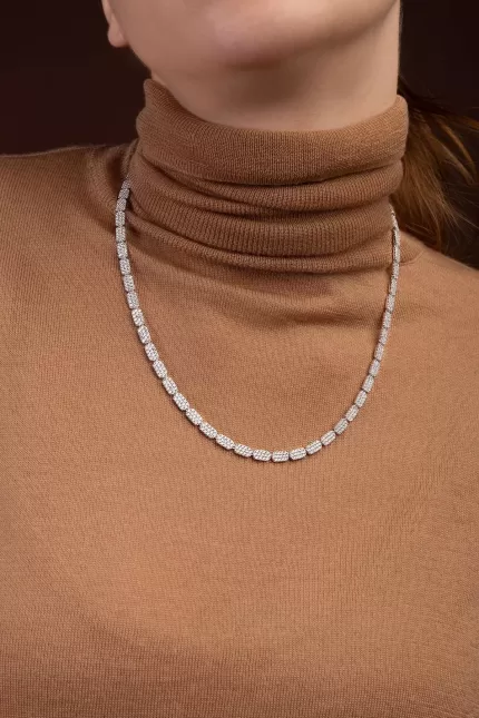 APM Monaco Collier réglable délicat en argent pavé Argent Sterling