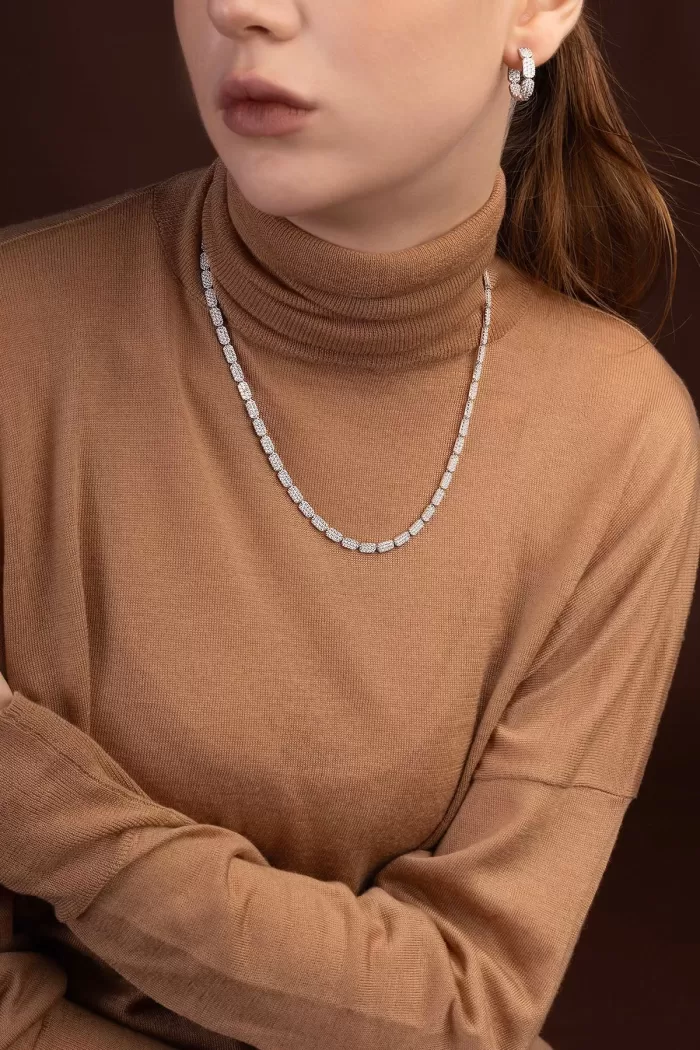 APM Monaco Collier réglable délicat en argent pavé Argent Sterling